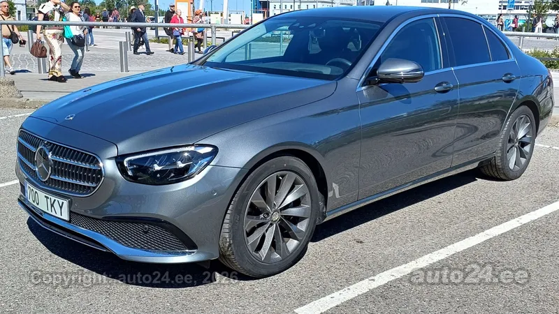 Mercedes-Benz E 220 - 1