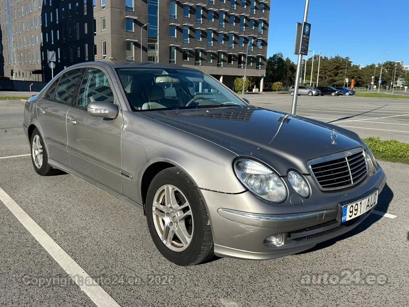 Mercedes-Benz E 220 - 1