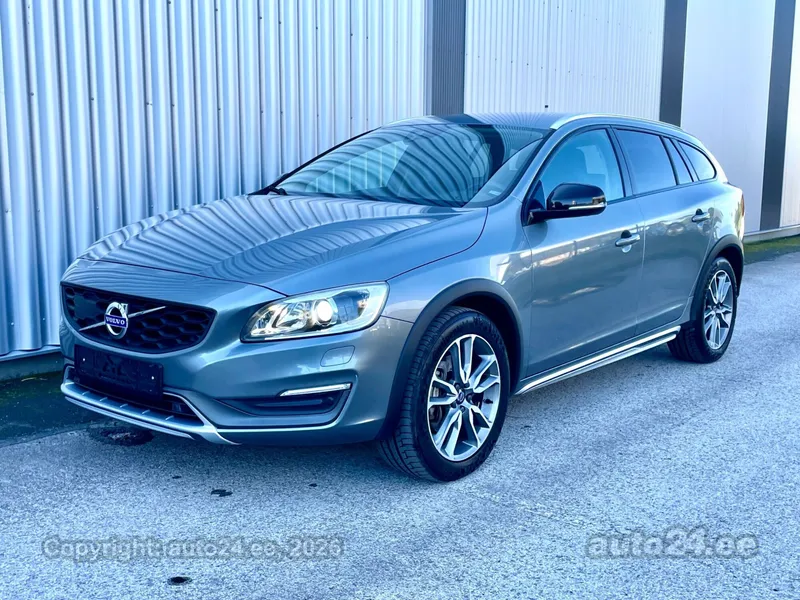 Volvo V60 Cross Country - 1