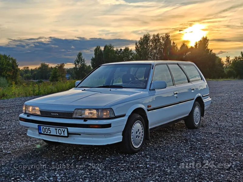 Toyota Camry - 1