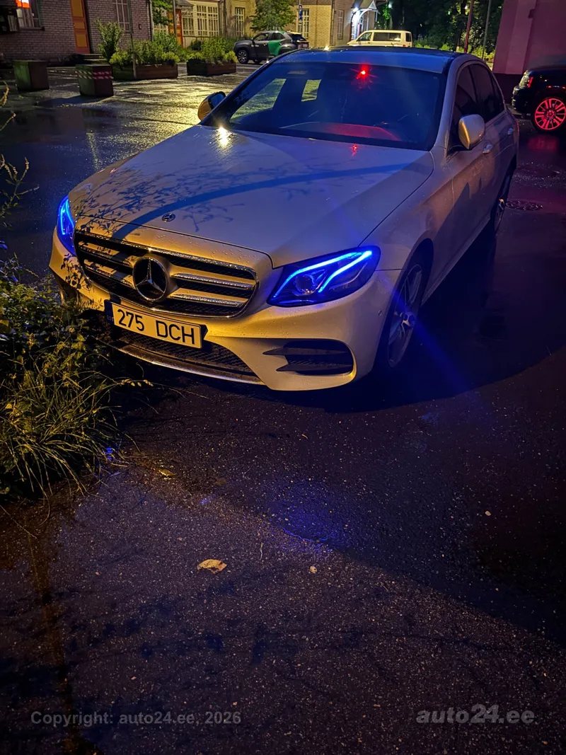 Mercedes-Benz E 200 - 1