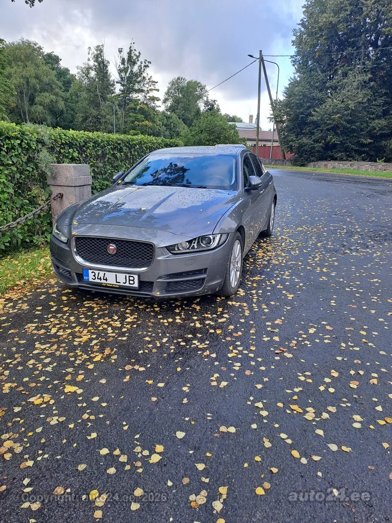 Jaguar XE - 1
