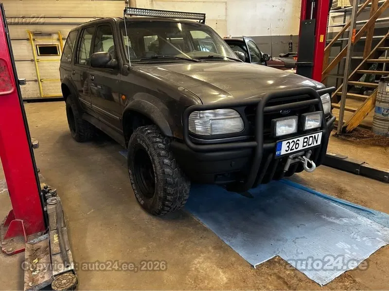 Ford Explorer - 1