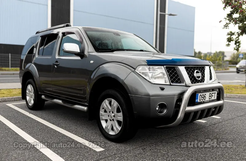 Nissan Pathfinder - 1