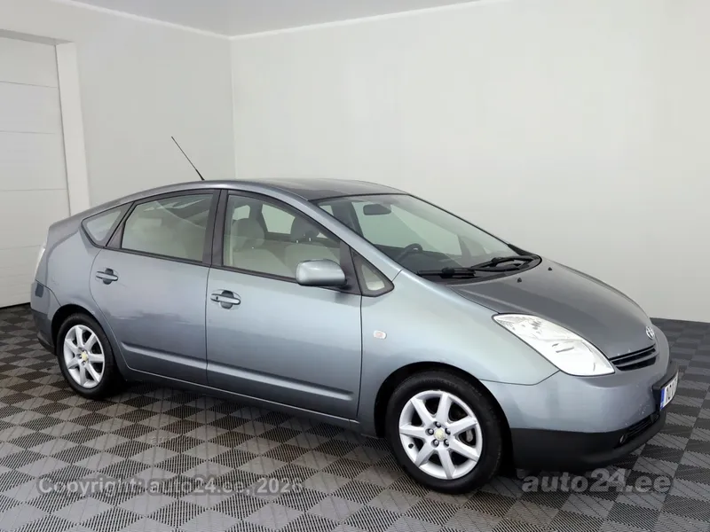 Toyota Prius - 1