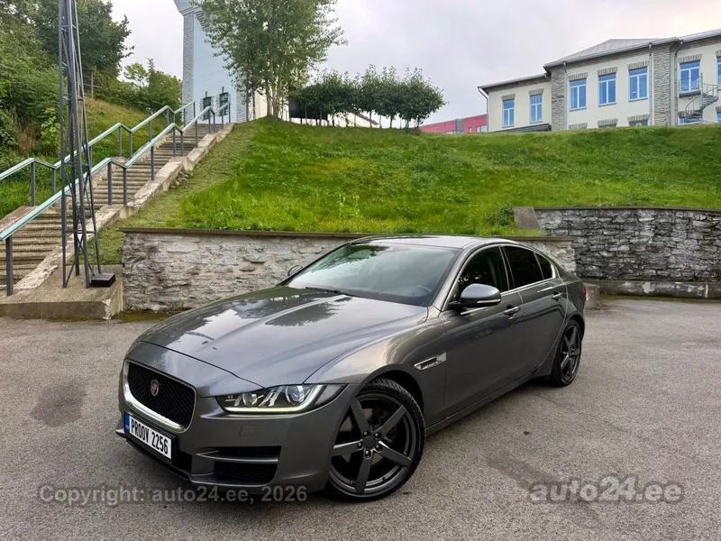 Jaguar XE - 1
