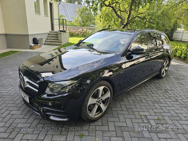 Mercedes-Benz E 300 - 1