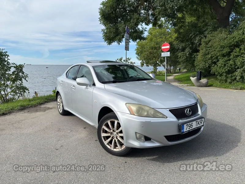 Lexus IS 220 - 1