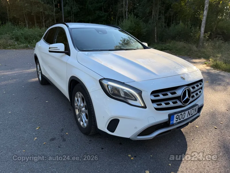 Mercedes-Benz GLA 200 - 1
