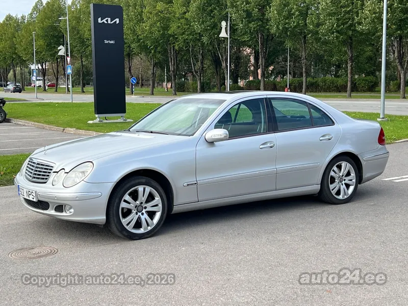 Mercedes-Benz E 220 - 1