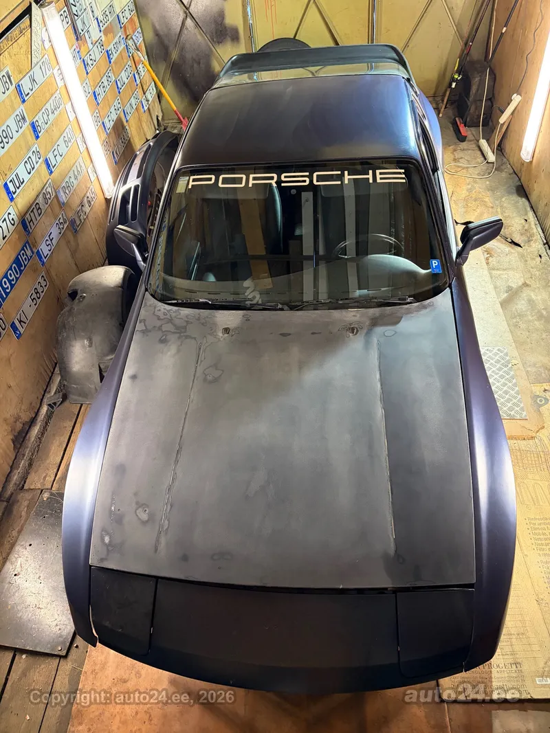 Porsche 944 - 1