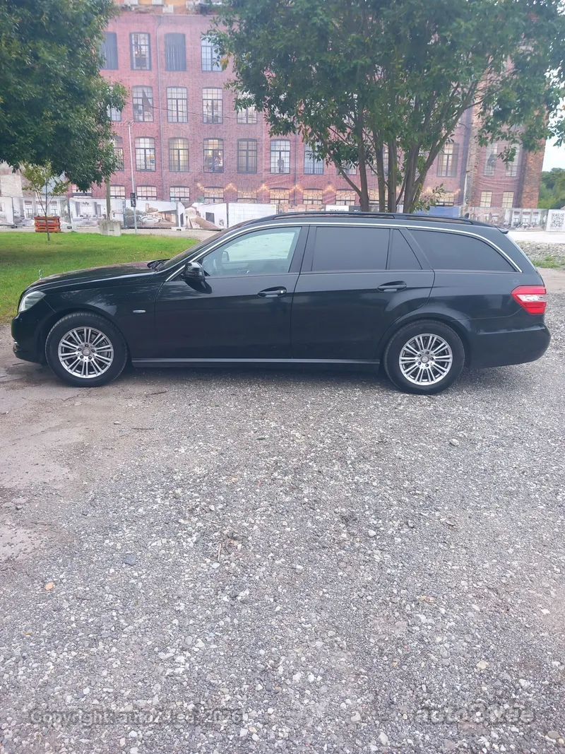 Mercedes-Benz E 220 - 1