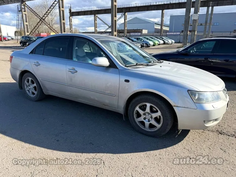 Hyundai Sonata - 1