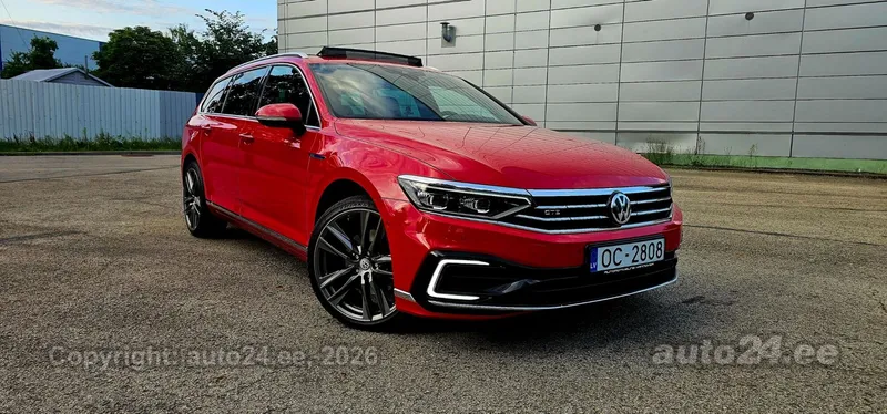 Volkswagen Passat - 1