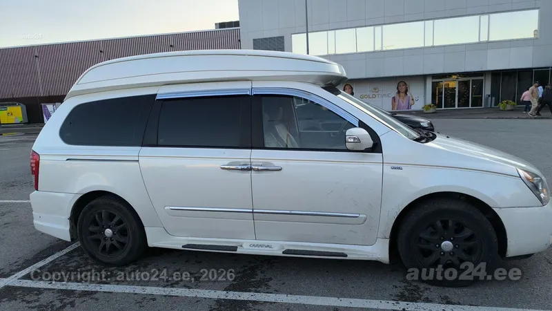 KIA Carnival - 1