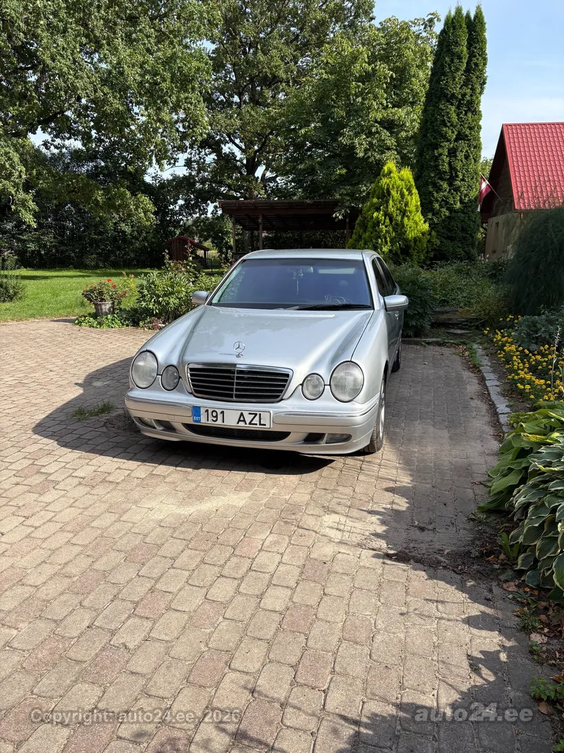 Mercedes-Benz Mercedes-Benz E 270