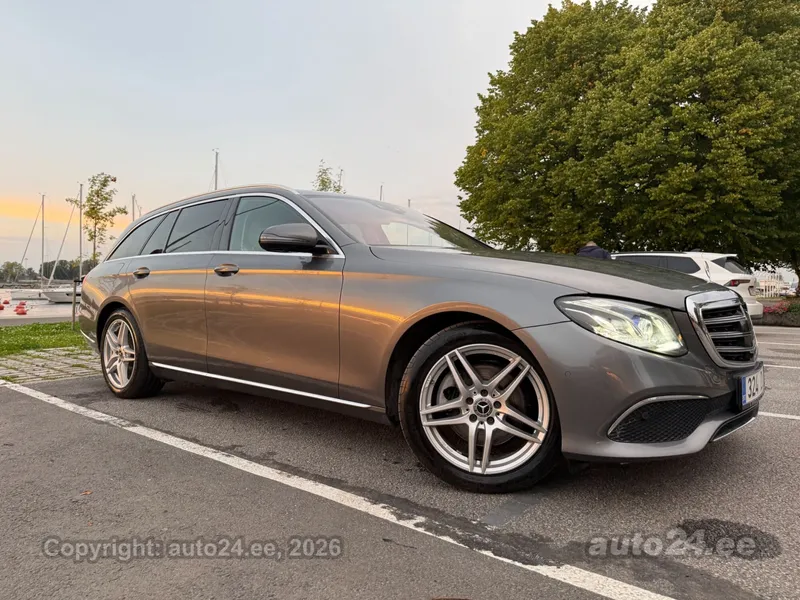 Mercedes-Benz E 220 - 1