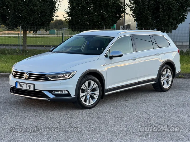 Volkswagen Passat - 1