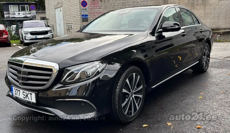 Mercedes-Benz E 300 - 1