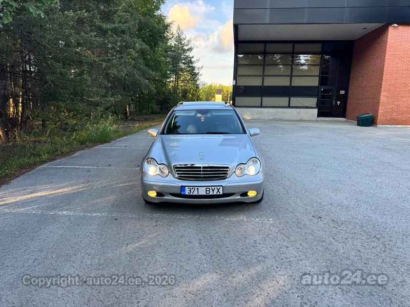 Mercedes-Benz Mercedes-Benz C 220