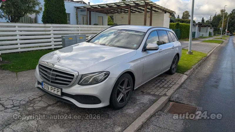 Mercedes-Benz Mercedes-Benz E 220