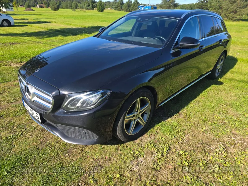 Mercedes-Benz E 220 - 1