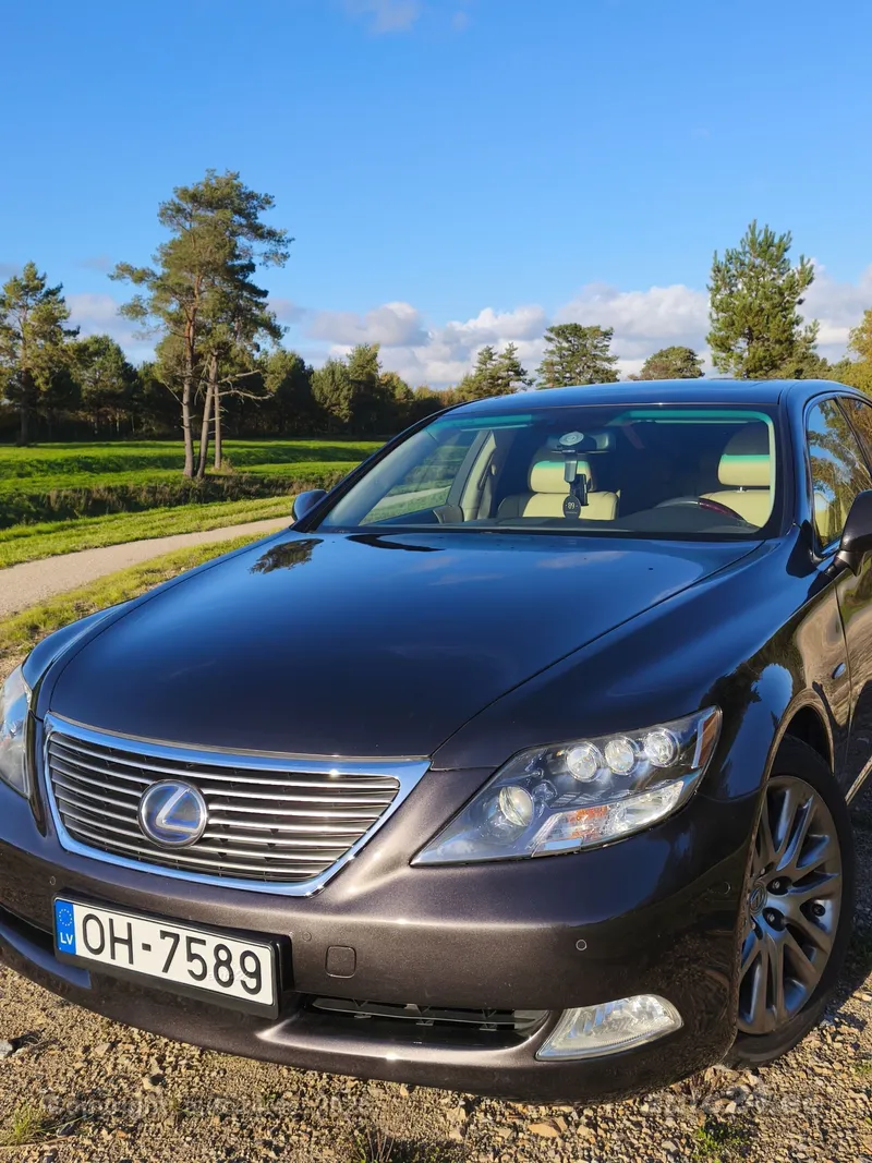 Lexus LS 600h - 1