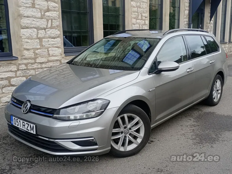 Volkswagen Golf - 1
