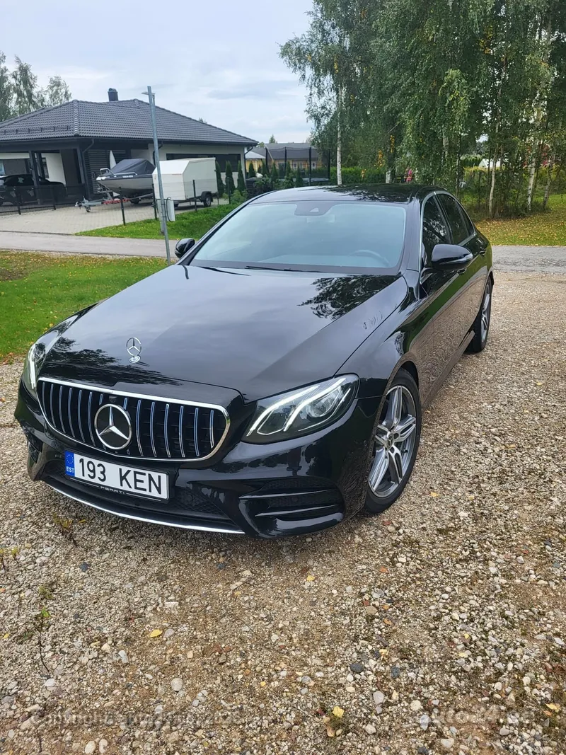Mercedes-Benz E 220 - 1