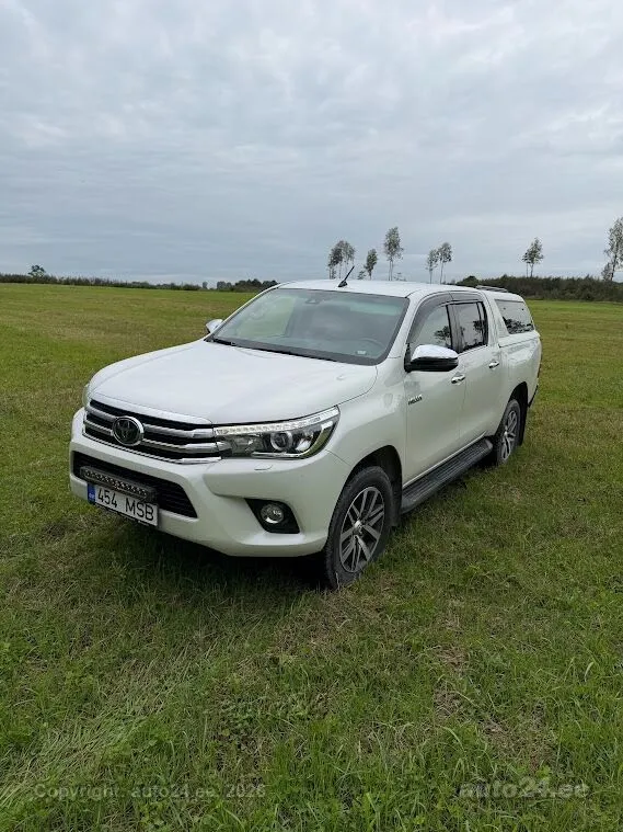 Toyota Hilux - 1