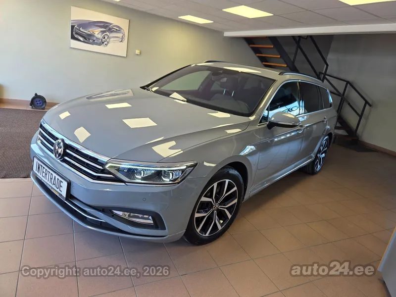 Volkswagen Passat - 1