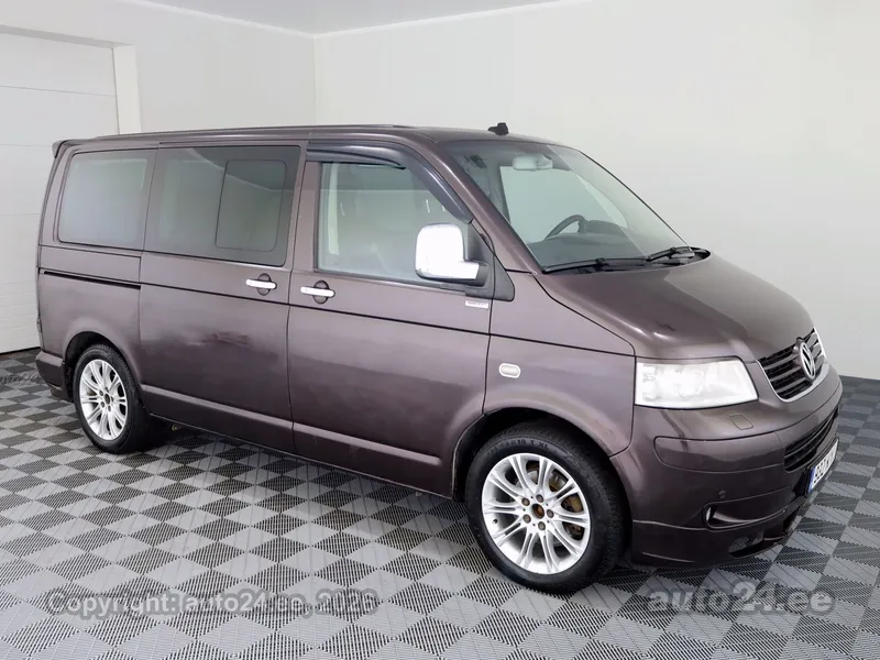 Volkswagen Multivan - 1