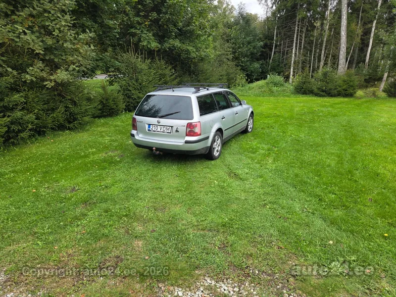 Volkswagen Passat - 1