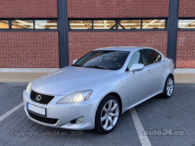 Lexus IS 220 - 1