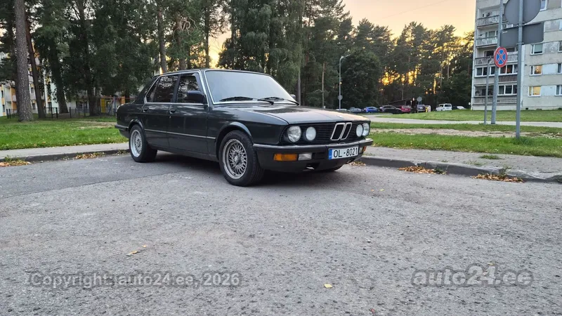 BMW 528 - 1