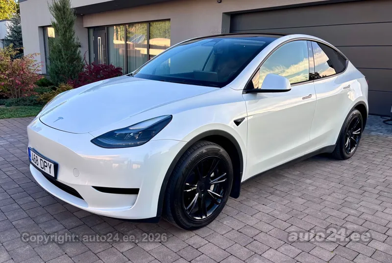 Tesla Model Y - 1