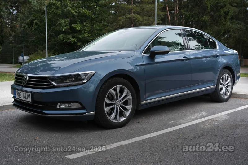 Volkswagen Passat - 1