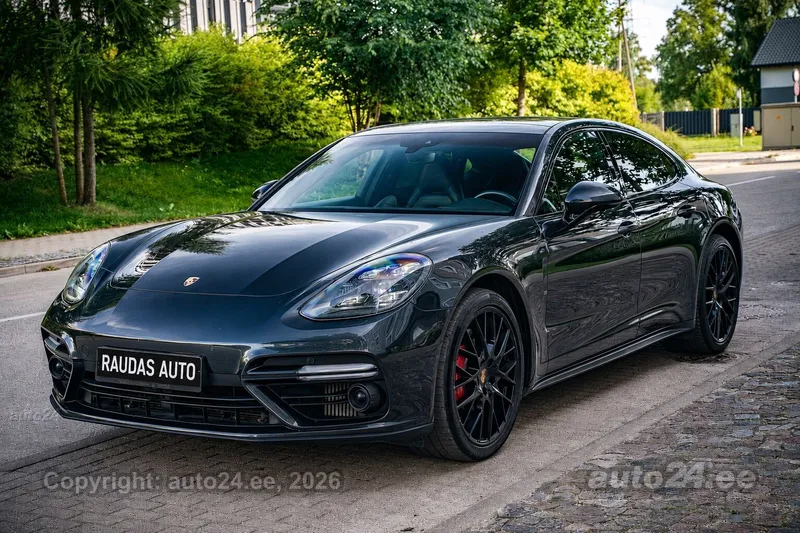 Porsche Panamera - 1
