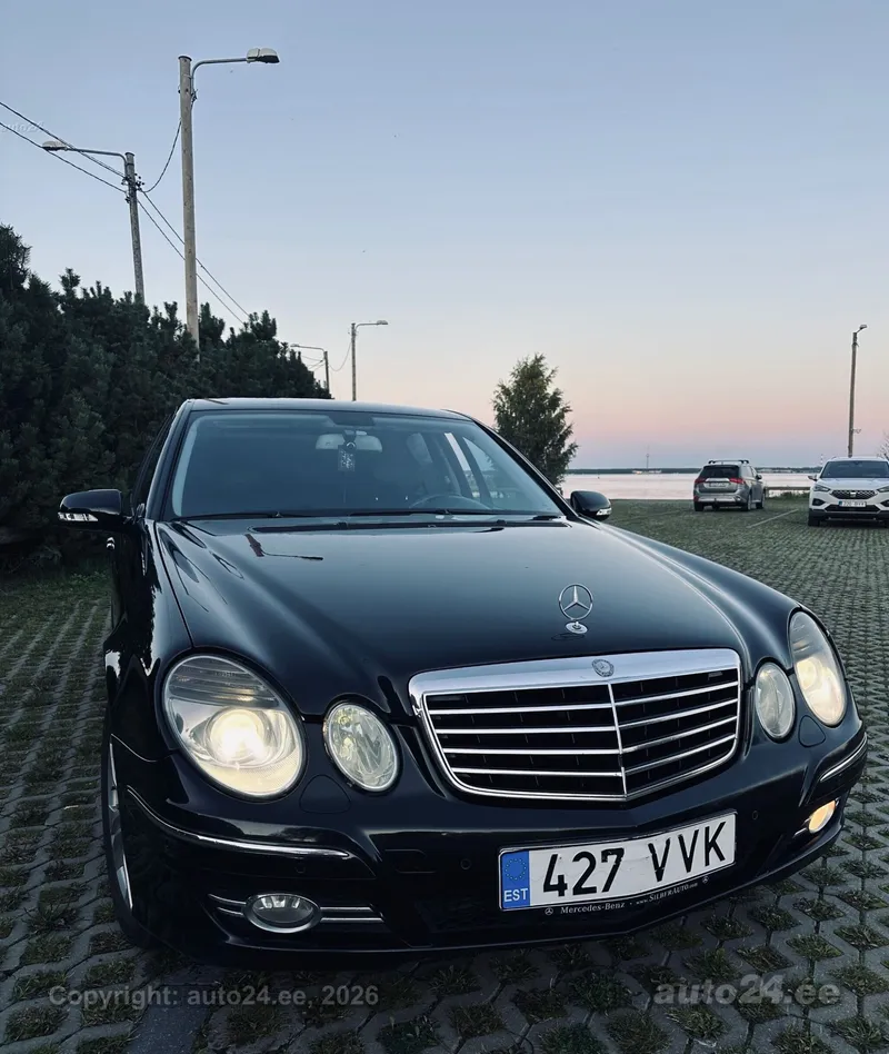 Mercedes-Benz E 320 - 1