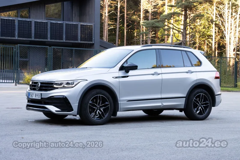 Volkswagen Tiguan - 1