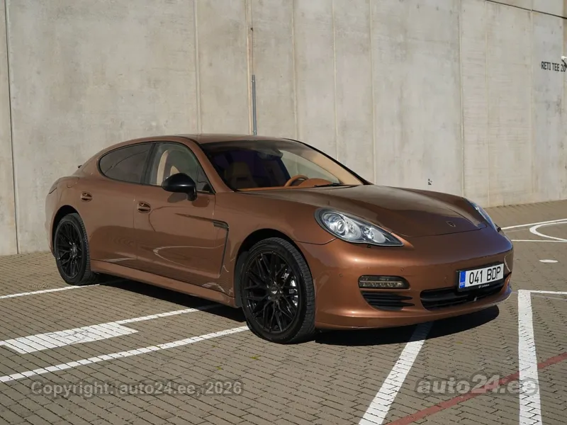 Porsche Panamera - 1