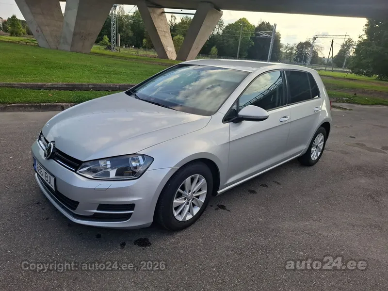 Volkswagen Golf - 1