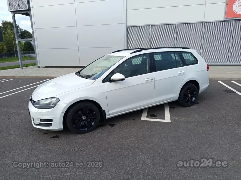 Volkswagen Golf - 1