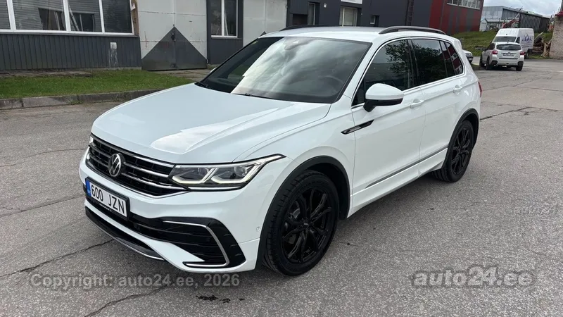 Volkswagen Tiguan - 1