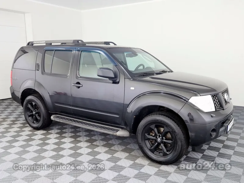 Nissan Pathfinder - 1