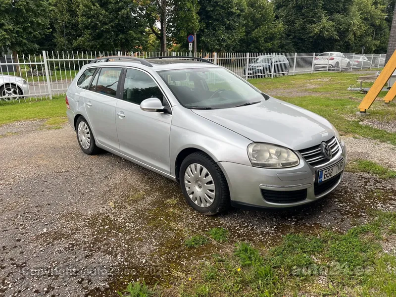 Volkswagen Golf - 1