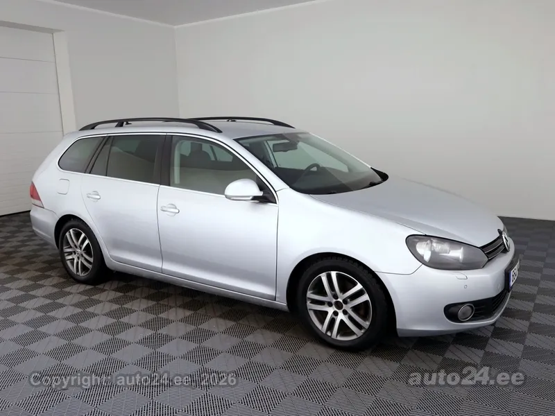 Volkswagen Golf - 1