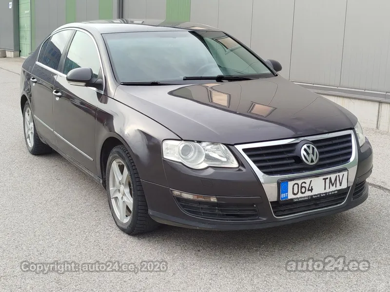 Volkswagen Passat - 1