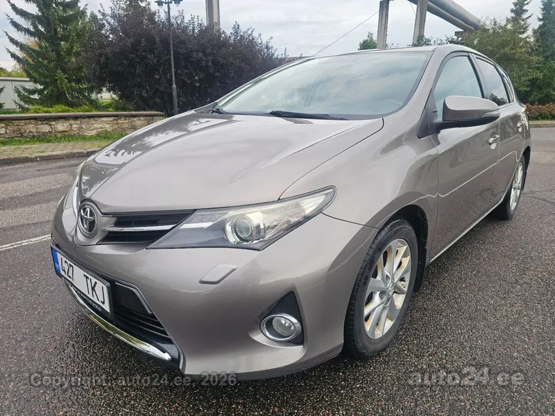Toyota Auris - 1