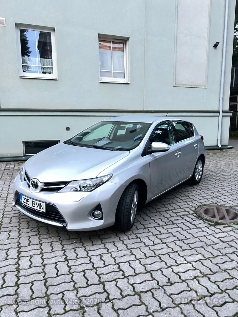 Toyota Auris - 1